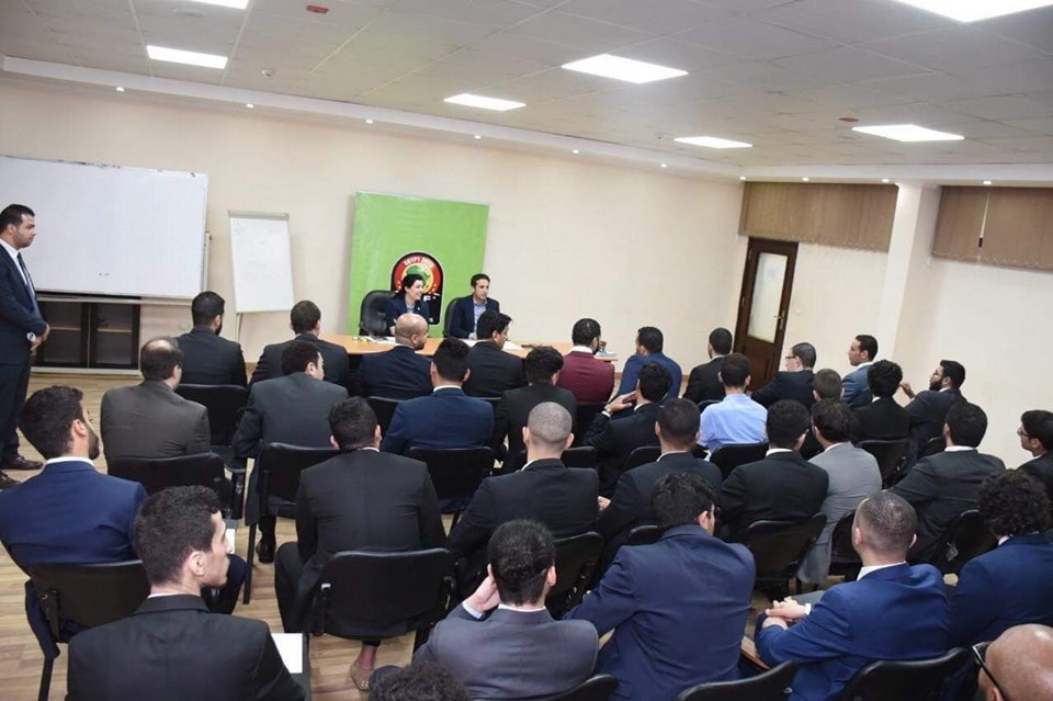 مدير البطولة ورئيس لجنة المتطوعين ومرافقي الفرق يلتقيان مرافقي الفرق ببطولة أفريقيا