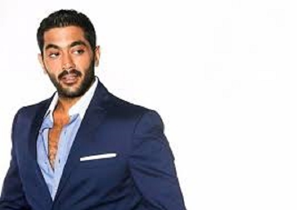  أحمد فلوكس يستجيب لطلب طفل مصاب بالسرطان