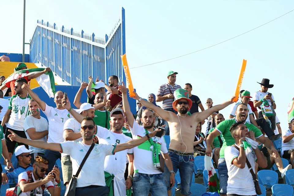 الجيش الجزائري يخصص 6 طائرات عسكرية لنقل المشجعين إلى مصر