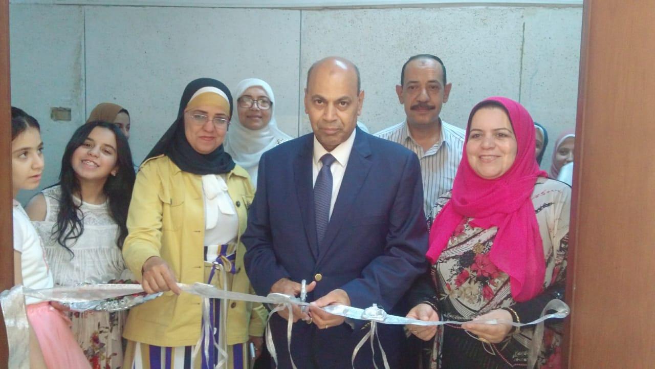 رئيس جامعة المنيا يفتتح معرض «رؤية طباعية بلقطات متعددة» للفنانة 