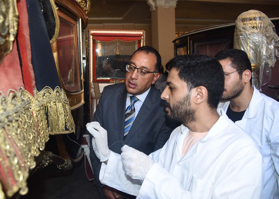 رئيس الوزراء ووزير الآثار يتفقدان أعمال ترميم وتطوير متحف المركبات الملكية ببولاق تمهيدا لافتتاحه