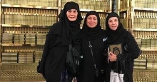 يسرا وإلهام شاهين وهالة سرحان فى السعودية لأداء فريضة الحج 
