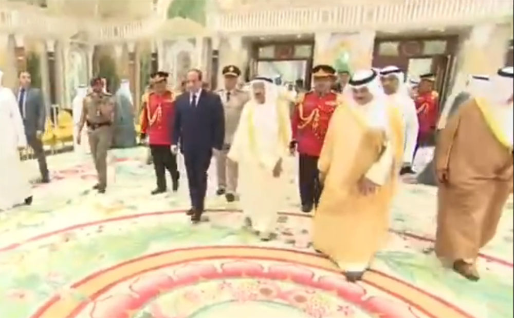 فيديو.. تفاصيل زيارة الرئيس السيسي للكويت ولقائه بالشيخ صباح الأحمد