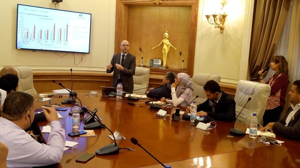 التنمية المحلية تبحث مع البنك الأوروبي لإعادة الإعمار تطوير مصرف 