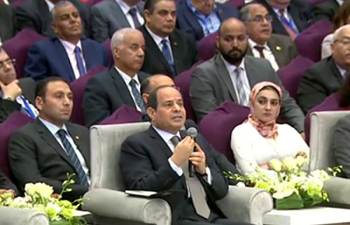 السيسي: ما ذكر في الفيديوهات الأخيرة كذب وافتراء.. وأقول للشعب: ابنكم شريف وأمين ومخلص