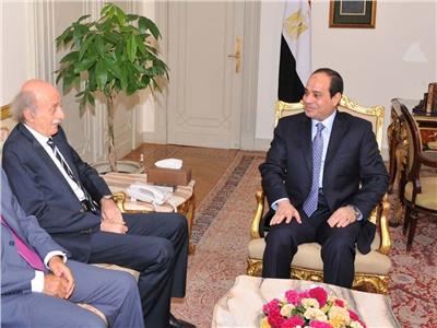 السيسي وجنبلاط يبحثان الاستفادة من الخبرة المصرية في تنمية لبنان