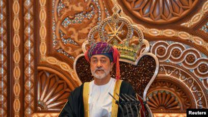 سلطان عمان الجديد يؤكد حفاظه على العلاقات الودية مع كل الدول