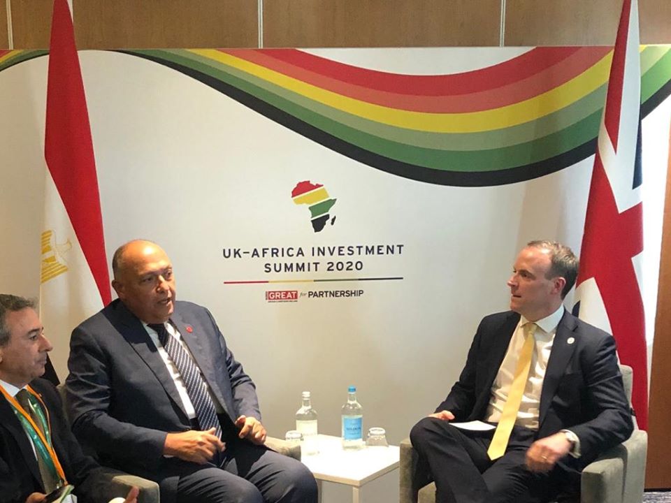 شكري يبحث مع وزير خارجية بريطانيا القضايا ذات الاهتمام المشترك