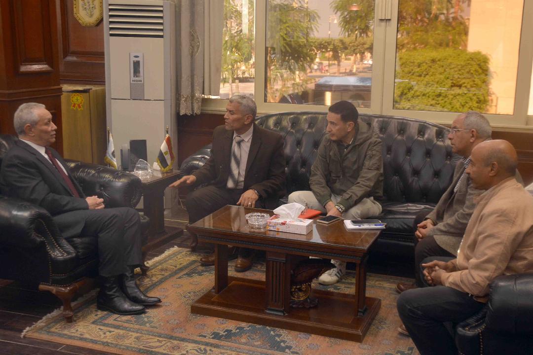 محافظ الاقصر يستقبل وفد  تنمية الصعيد