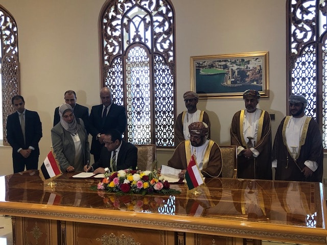  سفير مصر في مسقط يشارك في مراسم توقيع مذكرة تفاهم للتعاون في مجالات الإدارة والخدمة المدني