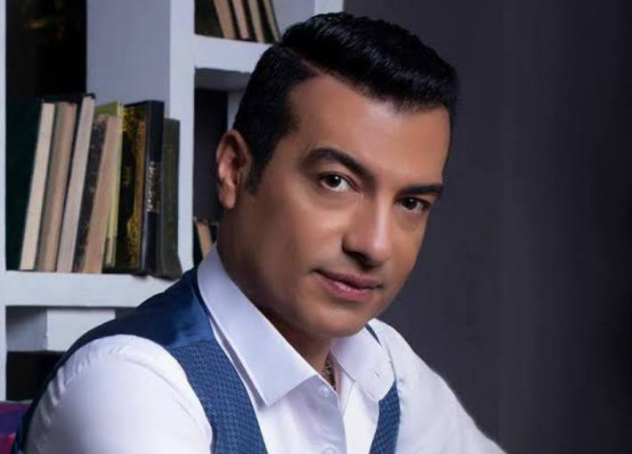 بالفيديو.. حكايات إيهاب توفيق عن والده الراحل
