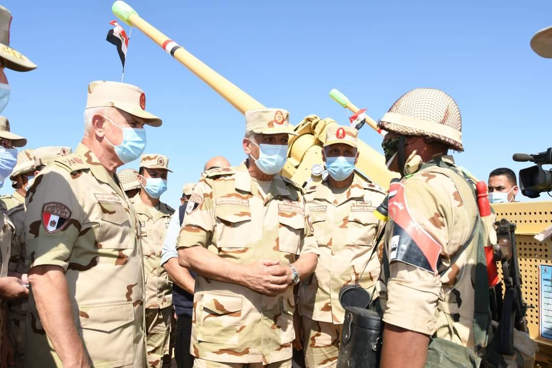 وزير الدفاع يتفقد إجراءات تفتيش الحرب لتشكيلات الجيش الثالث الميدانى