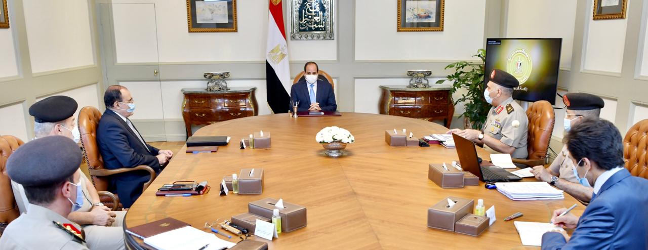 الرئيس يطلع علي سير العمل بالعاصمة الإدارية