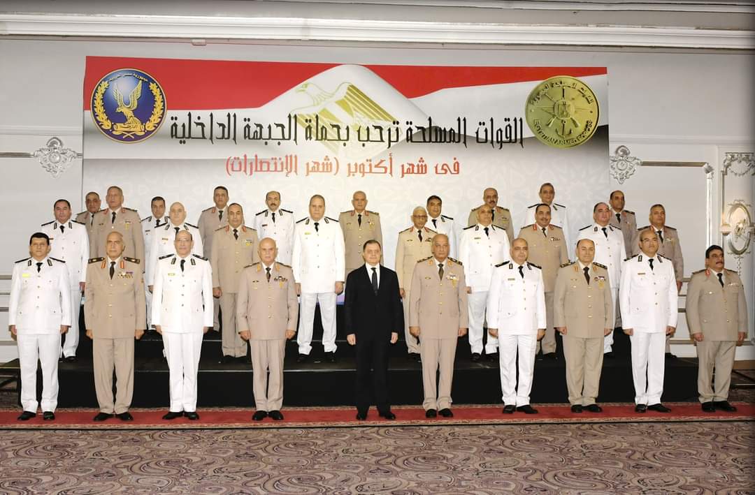 بمناسبة الذكرى 47 لانتصارات أكتوبر وزير الداخلية وقيادات الشرطة يقدمون التهنئة لوزير الدفاع