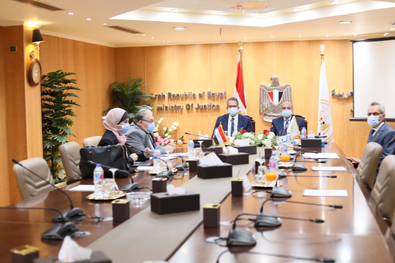 اجتماع بين وزيري العدل والسياحة والأثار لتيسير تراخيص المنشآت الفندقية والسياحية
