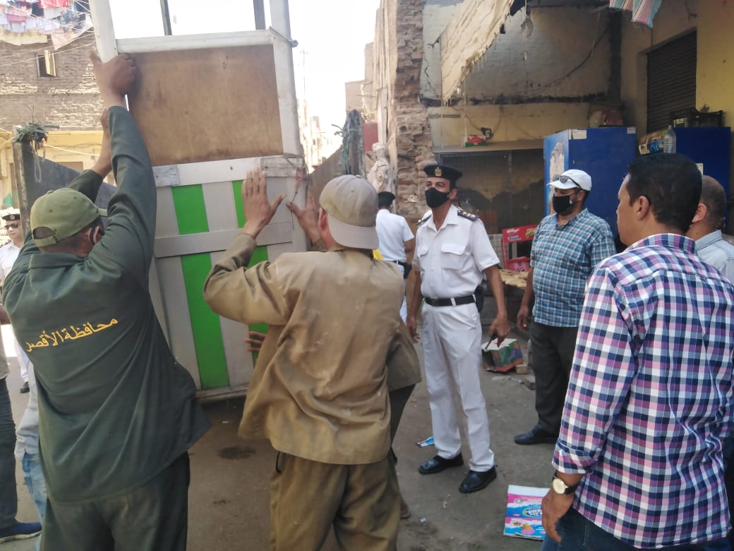 حملة لشرطة مرافق الاقصر تسفر عن تحرير 130 محضرا لمخالفات فى الشارع