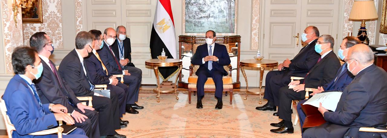 السيسى يبحث التعاون المشترك مع وزير الطاقة والبيئة اليوناني
