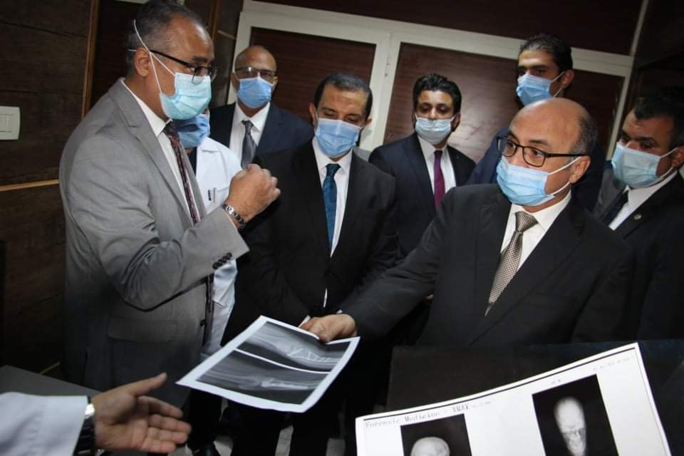 وزير العدل يتفقد تطوير مصلحة الطب الشرعي بزينهم وشهر مكافأة للعاملين