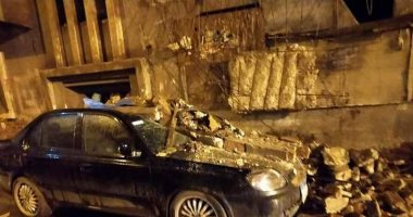 انهيار بلكونة منزل قديم على سيارة ملاكى بطنطا دون إصابات 