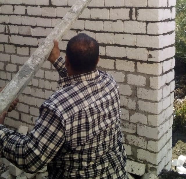 ازالة حالة تعد بالبناء المخالف بدون ترخيص بالمنيا 