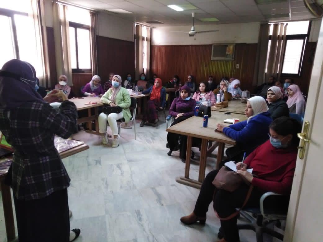 عقد دورات تدريبية مكثفة للصيادلة لتحسين جودة الخدمات الصحية بالمنيا