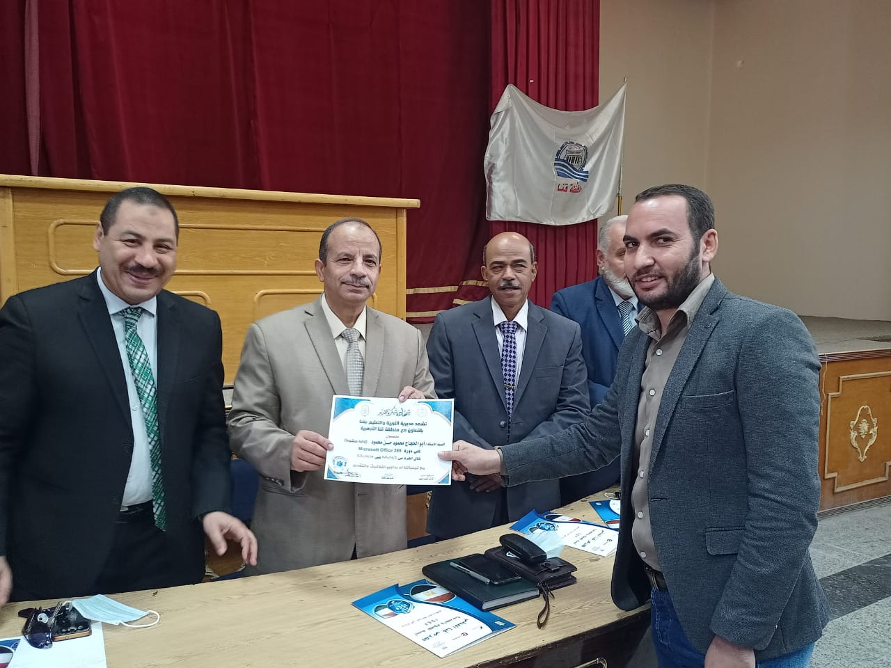 تكريم 10 متدربين من منطقة قنا الأزهرية بمراكز ابوتشت وفرشوط ونجع حمادي

