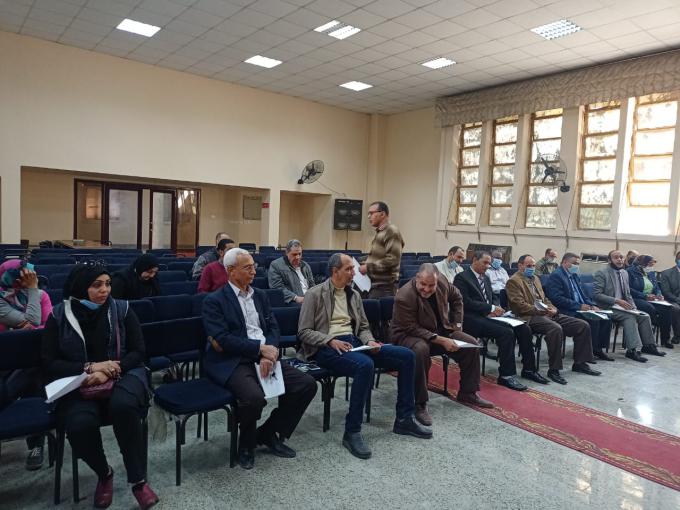 تكليف مديري الادارات بالتنسيق لاستيفاء بيانات الاستمارة الإلكترونية لطلاب الاعدادية بقنا

