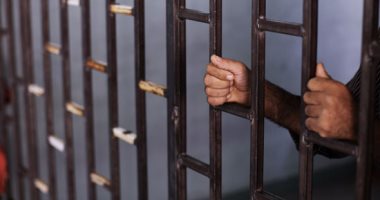 حبس عاطل 4 أيام لحيازته 10 آلاف قرص مخدر بالإسكندرية 
