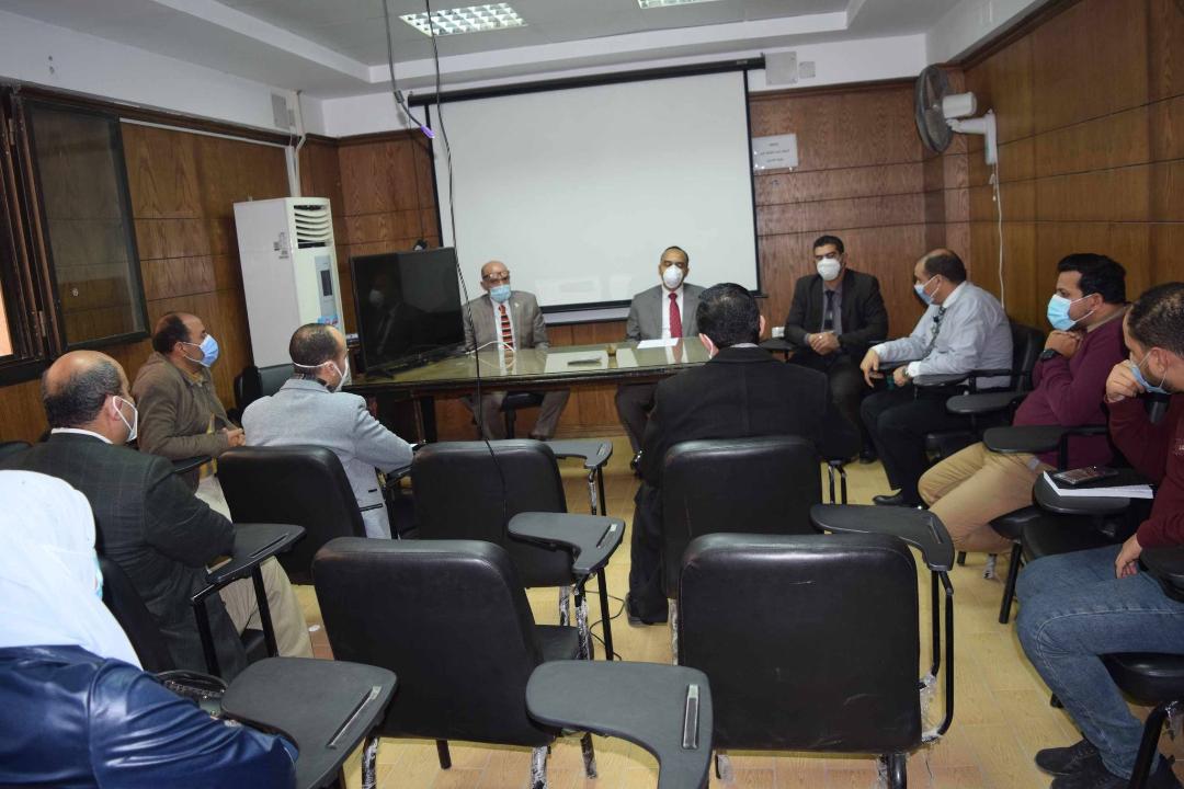 نائب محافظ المنيا، يشهد البرنامج التدريبي لأطباء الحميات والصدر على أجهزة التنفس الصناعي 