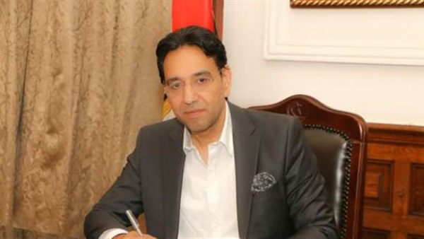 برلماني: الرئيس السيسي يبدي اهتماما كبيرا بالجانب الإنساني