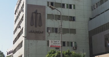 تجديد حبس 3 متهمين بإحراز أسلحة نارية فى سوهاج 15 يوما 
