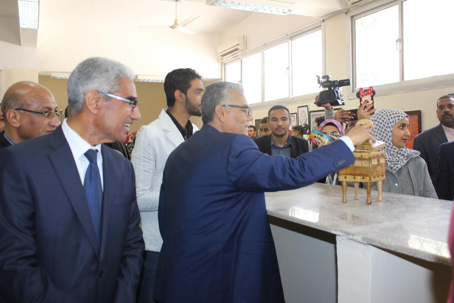 افتتاح فعاليات معرض جامعة جنوب الوادي للكتاب