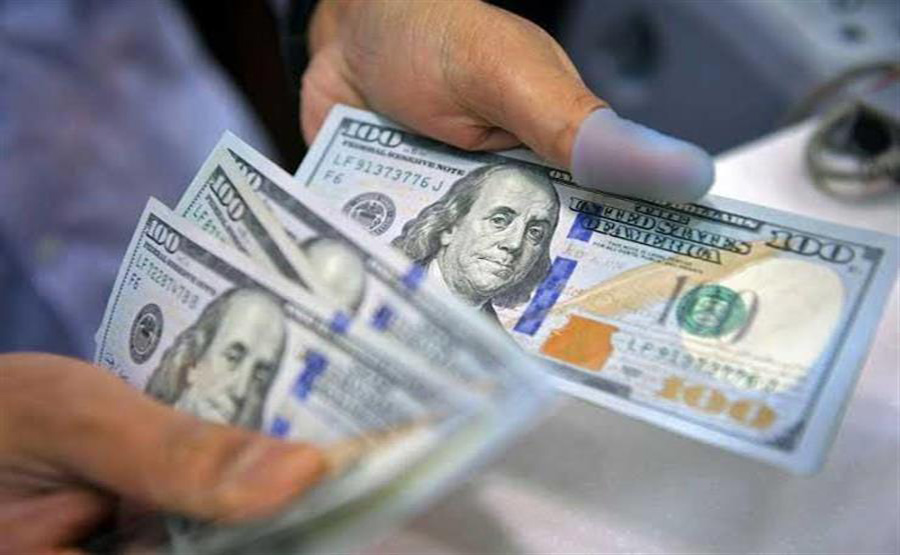 8 خبراء اقتصاد يتوقعون كسر الدولار حاجز الـ 15 جنيها بنهاية 2020 