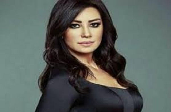  في عيد الأم .. أروى جودة تعتذر لوالدتها
