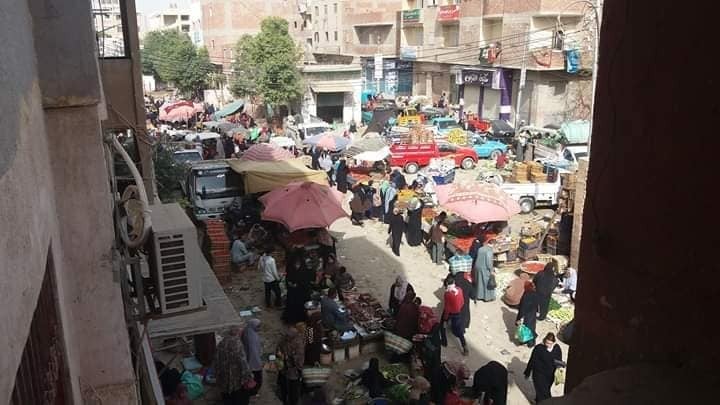 فى غياب تام لمجلس مدينة الصف.. أسواق الاثنين والاربعاء والسبت تعمل بكامل طاقتها