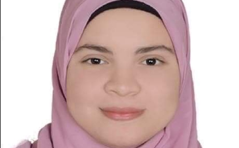 ياسمين شندي.. ابنة الـ17 ربيعا تخترع جهازا لتشخيص وعلاج سرطان الثدي على هيئة حمالة صدر