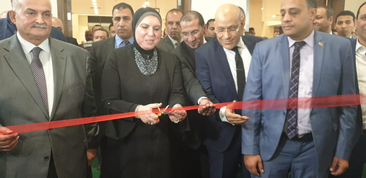 بالصور.. وزيرة التجارة تفتتح معرض القاهرة الدولي للجلود