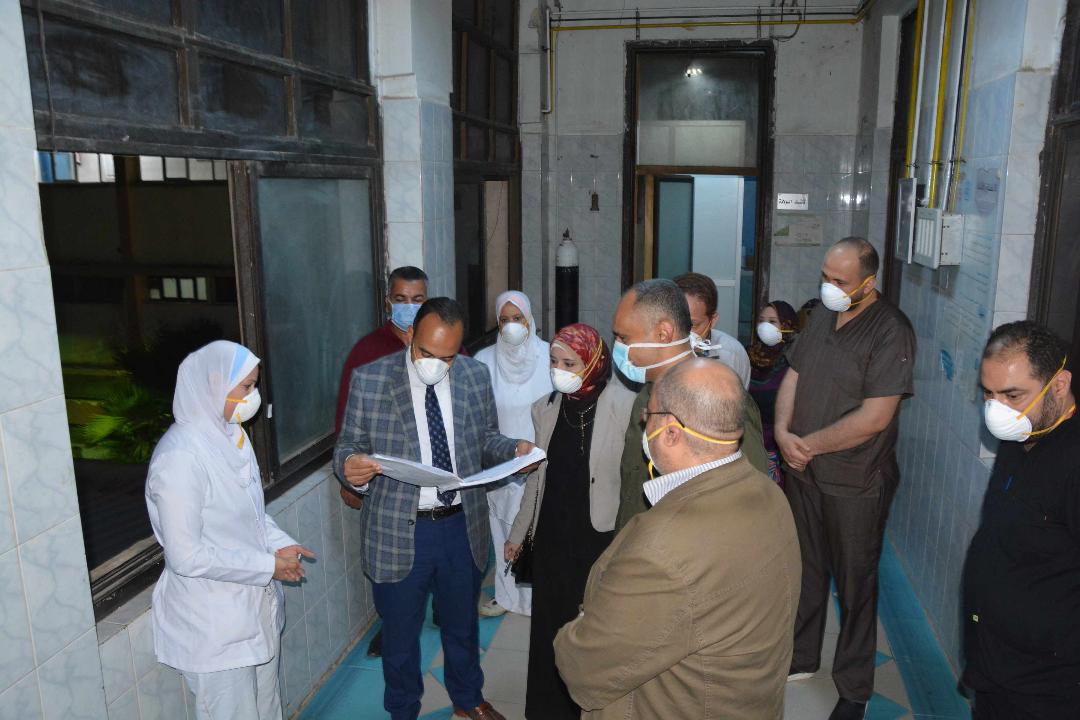 محافظ المنيا يشكل لجنة للمرور على المستشفيات العامة والمركزية بجميع المراكز 