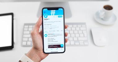 تويتر يحظر التغريدات المروجة لشائعة وجود علاقة بين انتشار كورونا وشبكات 5G 
