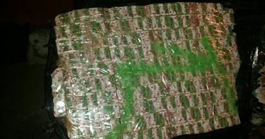 سقوط عامل وسائق بحوزتهما كيلو ونصف حشيش داخل سيارة فى السلام 
