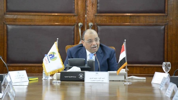 وزير التنمية المحلية يناقش تراكمات القمامة مع رؤوساء الوحدات المحلية