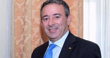 سفير مصر في بريطانيا يبحث علاقات التعاون مع وزير الدولة البريطاني
