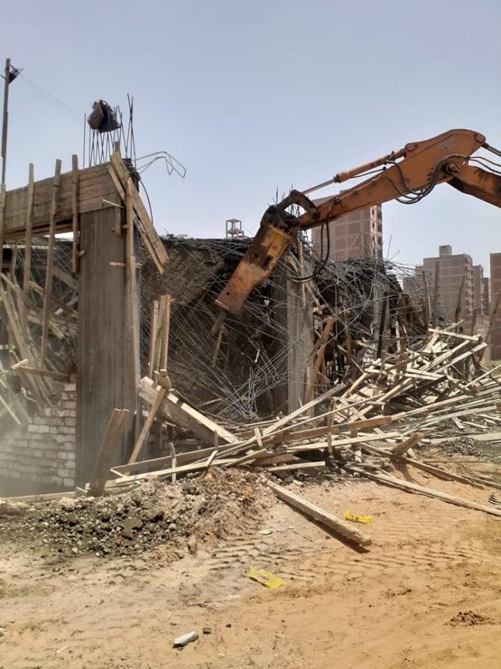 إزالة 74 حاله تعد بالبناء المخالف على الأراضي الزراعية واملاك الدولة بالمنيا