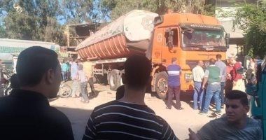 مصرع شخص وإصابة 3 فى انفجار تنك سيارة به بقايا مواد بترولية بالدقهلية 
