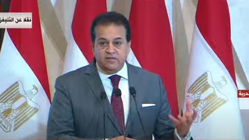 
بعد تنبأه بوصول المصابين لـ20 ألف.. 