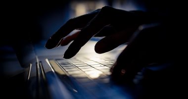 هاكرز يشاركون قاعدة بيانات شخصية لـ26 مليون مستخدم عبر الإنترنت المظلم 
