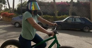 على طريقة عبلة كامل.. منى زكى: كحولك فى جيبك كمامتك فى وشك خاف على نفسك 
