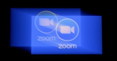 بعد الانتقادات.. تطبيق Zoom يتراجع ويعلن توفير ميزة التشفير لكافة مستخدميه 
