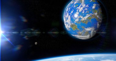 من يرسل إلى الأرض إشارات لاسلكية متكررة؟