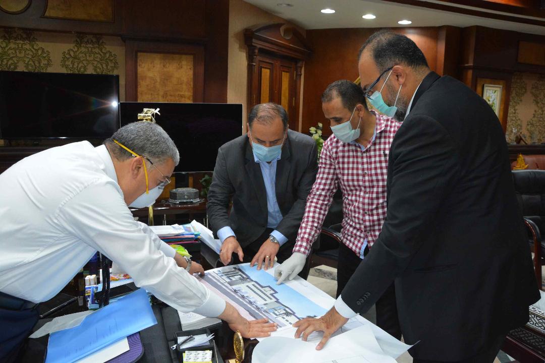  محافظ المنيا يبحث مع وفد مصنع دلتا تكستايل اجراء توسعات بالمصنع لاستيعاب المزيد من العمالة